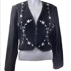 L & D Fashion women’s black velvet cropped (bandolero) blazer size 38/US 8